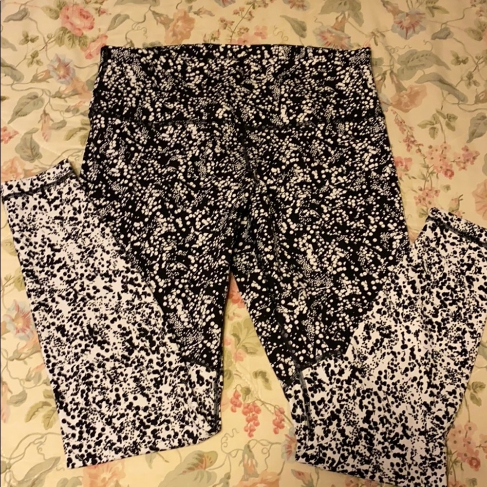 Lululemon Wunder Under leggings size 10